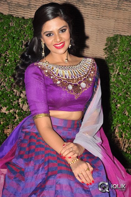 Sreemukhi-at-Dhanalakshmi-Thalupu-Thadithe-Movie-Audio-Launch